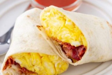 Bacon Egg Cheese Burritos- Tips for Crispy Bacon and Soft Scrambled Eggs on ThaiCalliente.com