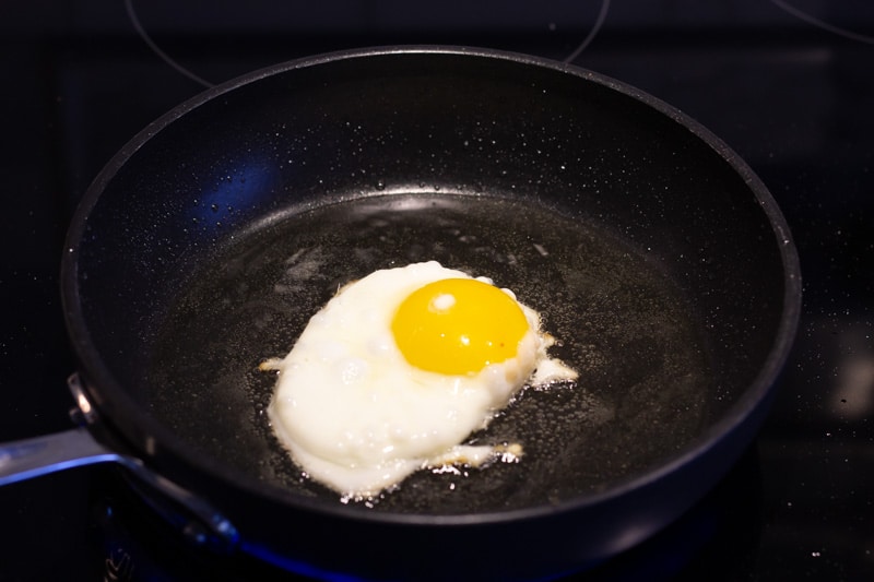 Frying an egg in a non stick skillet