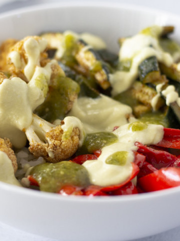 Landscape view of Vegan Fajita Bowl.