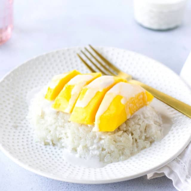 Thai Sweet Sticky Rice with Mango | Thai Caliente Dessert Recipes