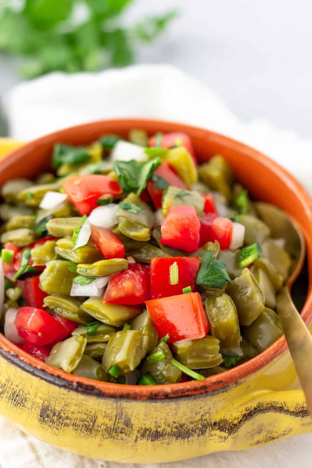 Ensalada de Nopales (Mexican Cactus Salad) Thai Caliente