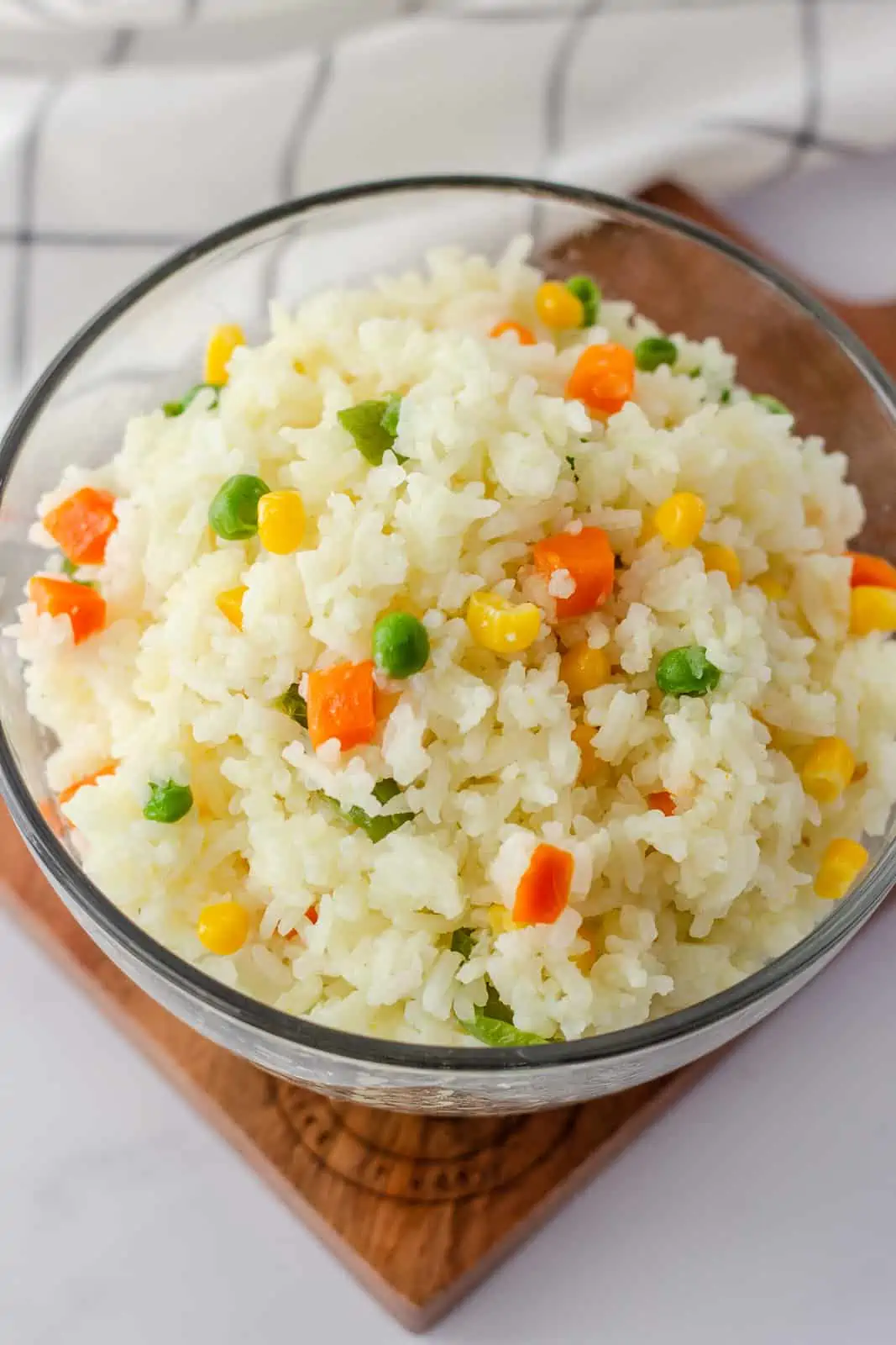 Overhead view of rice in a glass bowl.