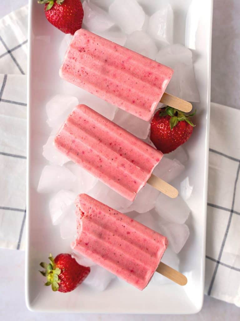 Paletas de Fresas con Crema | Thai Caliente Dessert Recipes