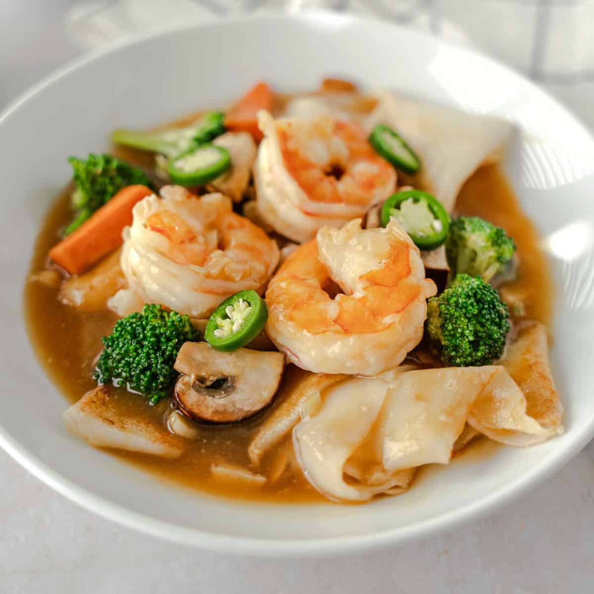 Thai Noodles with Gravy (Rad Nad) | Thai Caliente Thai Recipes