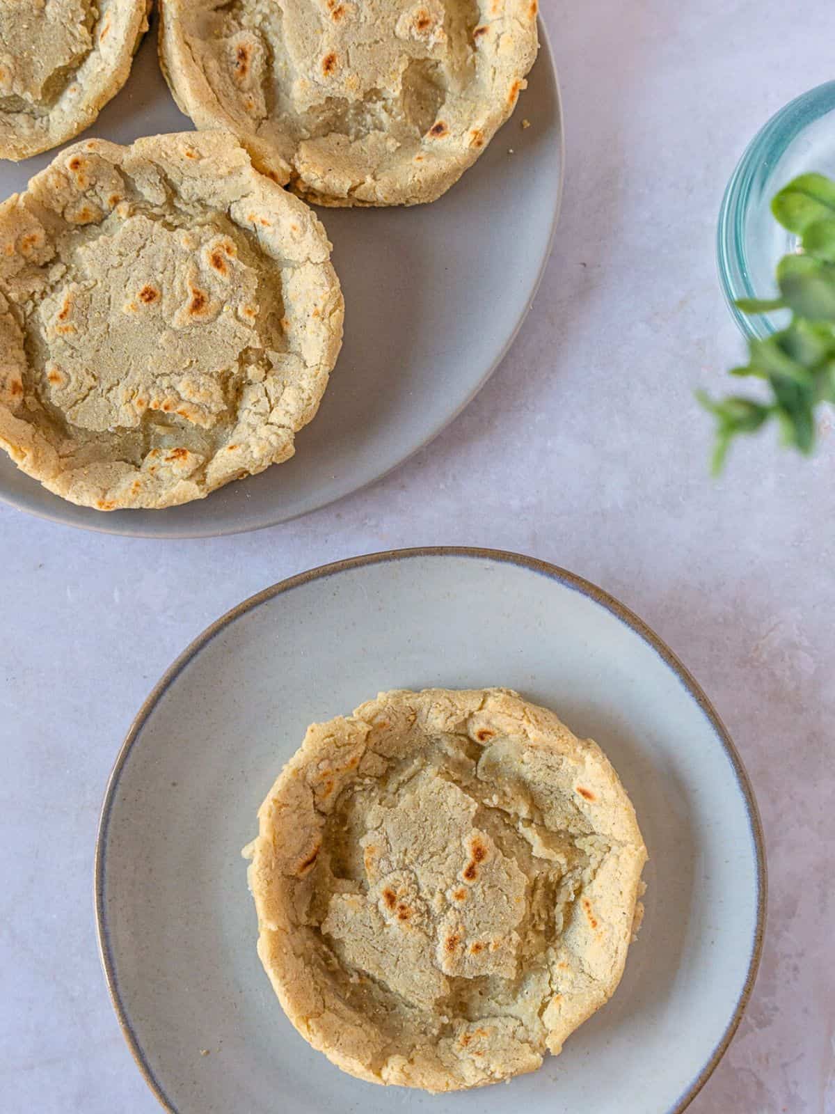 Plain sopes on a plate.